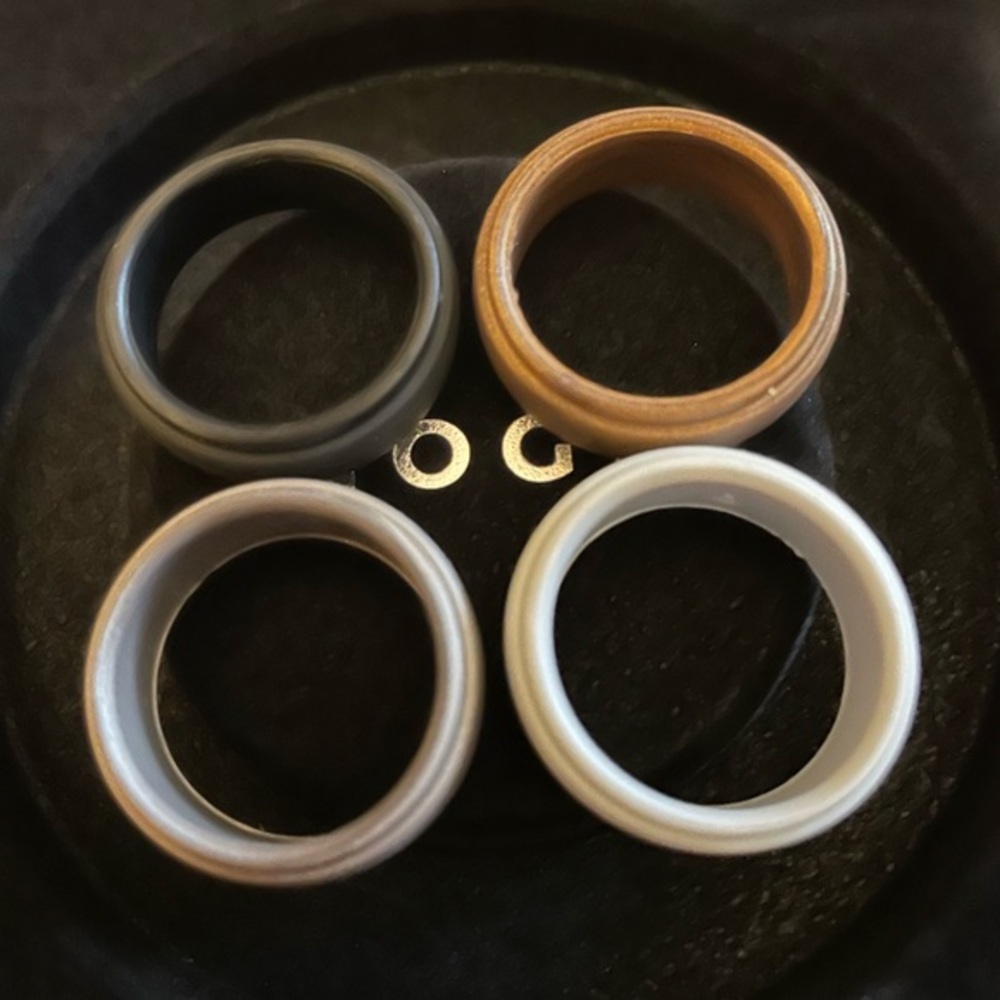 NEW Men’s Mixed Colors 4Pack Lightweight Silicone Universal Rings (Size9)